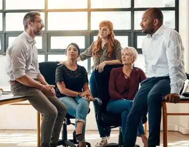 Équipe RH travaillant sur la stratégie de gestion des talents en entreprise